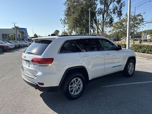Used 2019 Jeep Grand Cherokee Laredo image 9