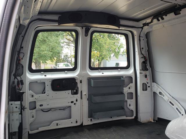 Used 2017 Chevrolet Express 2500 RWD image 16