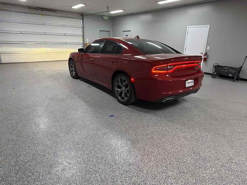 Used 2017 Dodge Charger R/T w/ Plus Group RWD image 5
