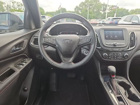Used 2023 Chevrolet Equinox RS FWD image 13