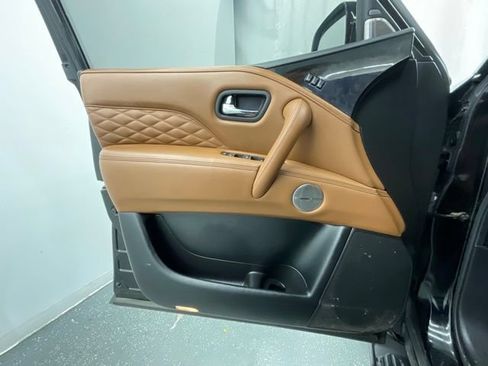 Used 2022 INFINITI QX80 Sensory w/ Cargo Package RWD image 9