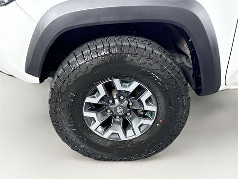 Used 2022 Toyota Tacoma TRD Off-Road AWD/4WD image 54