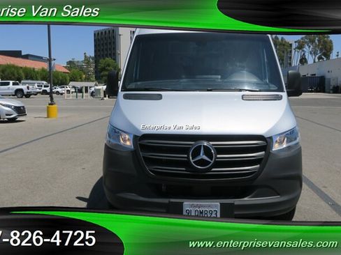 Used 2024 Mercedes-Benz Sprinter 2500 image 11