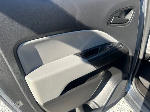 Used 2021 Chevrolet Colorado W/T w/ WT Convenience Package image 26