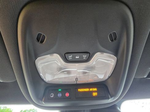Used 2023 Chevrolet TrailBlazer RS w/ Convenience Package FWD image 36