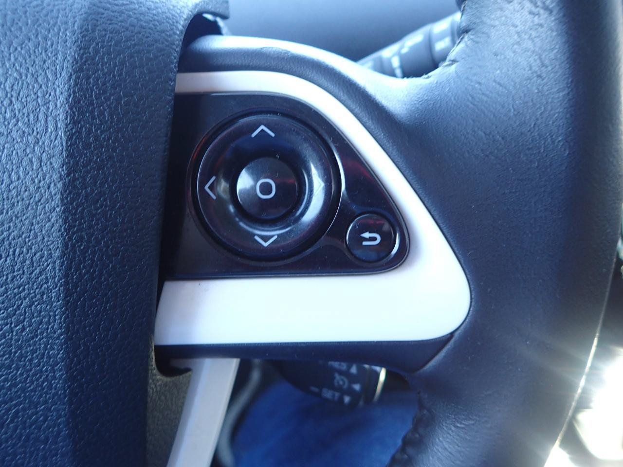 Used 2016 Toyota Prius Four FWD image 16