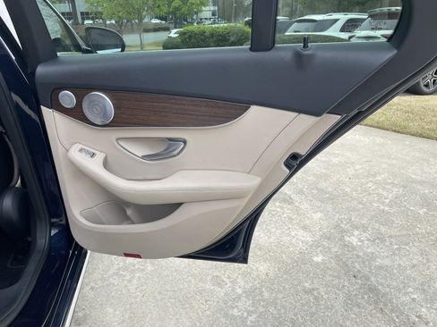 Used 2019 Mercedes-Benz C 300 4MATIC Sedan image 41