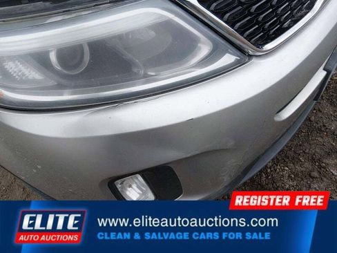 Used 2015 Kia Sorento LX AWD/4WD image 12