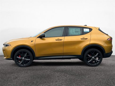 New 2024 Dodge Hornet GT image 3