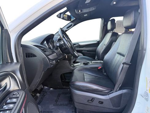 Used 2019 Dodge Grand Caravan GT image 10