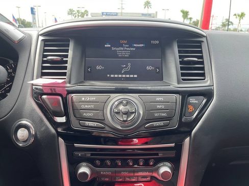 Used 2020 Nissan Pathfinder SV FWD image 12