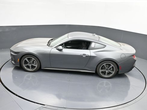 Used 2025 Ford Mustang Coupe image 21