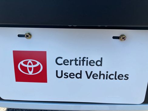 Used 2026 Toyota Prius LE FWD image 2