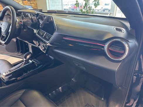 Used 2025 Chevrolet Trax RS w/ Driver Confidence Package FWD image 27