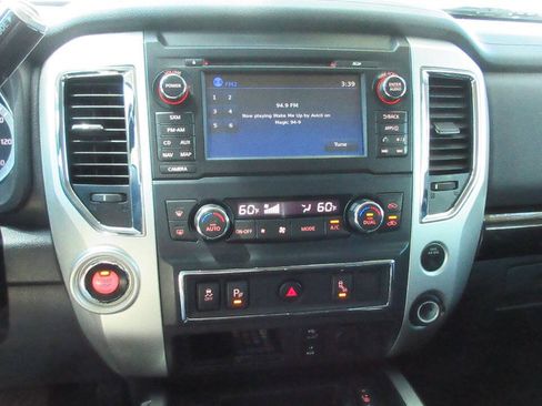 Used 2017 Nissan Titan SV RWD image 37