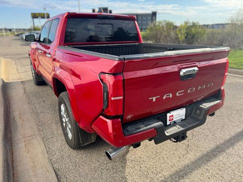 Certified 2025 Toyota Tacoma Limited AWD/4WD image 44