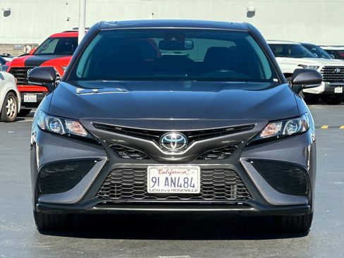 Used 2024 Toyota Camry SE image 10