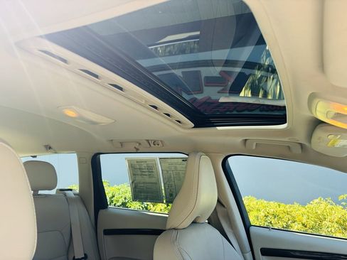 Used 2016 Volvo XC70 T5 Platinum w/ Protection Package image 8