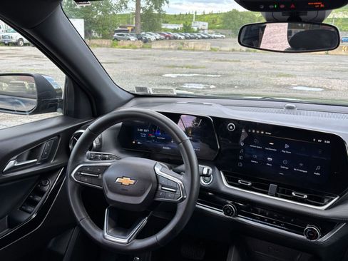 Used 2025 Chevrolet Equinox LT FWD image 33
