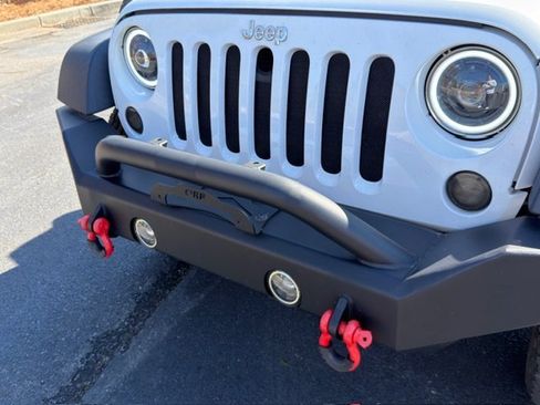 Used 2018 Jeep Wrangler Sport image 15