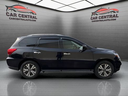 Used 2019 Nissan Pathfinder SL image 6