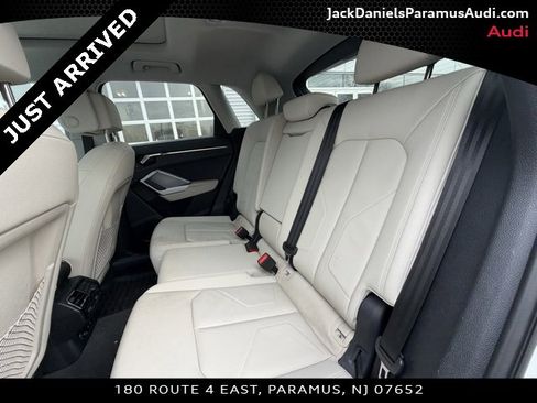 Used 2023 Audi Q3 2.0T Premium w/ Convenience Package image 17