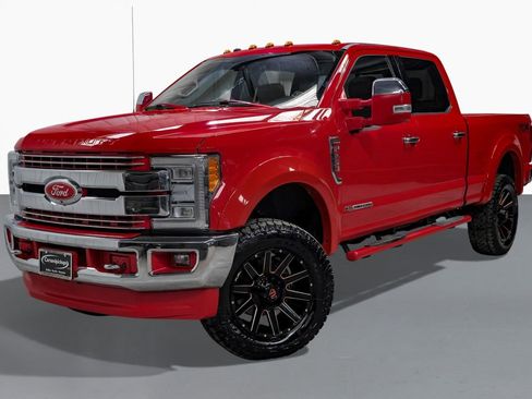 Used 2018 Ford F250 Lariat w/ Lariat Ultimate Package image 4