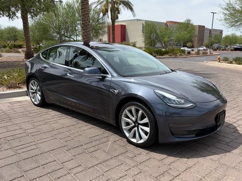 Used 2018 Tesla Model 3 Long Range RWD image 1