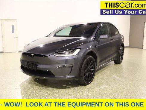 Used 2022 Tesla Model X Plaid image 3
