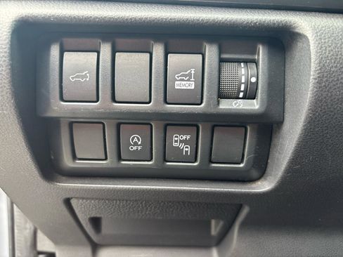 Used 2020 Subaru Forester Premium AWD/4WD image 19