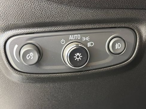 Used 2020 Chevrolet Equinox LT FWD image 24