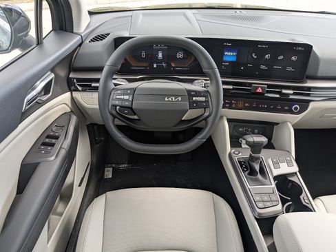 New 2026 Kia Sportage EX FWD image 21