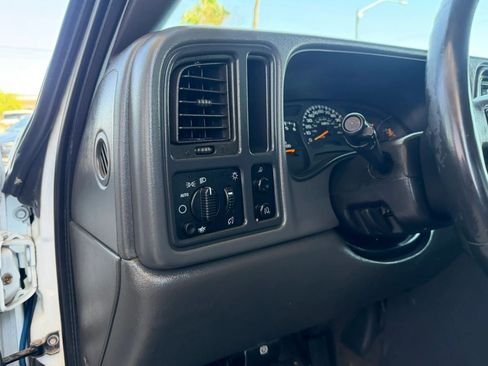 Used 2004 Chevrolet Silverado 2500 LT RWD image 41
