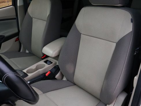 Used 2014 Ford Focus SE image 11