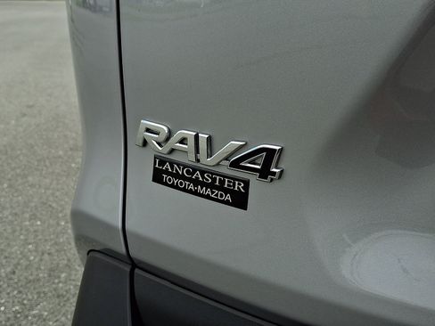 Certified 2022 Toyota RAV4 XLE Premium AWD/4WD image 31