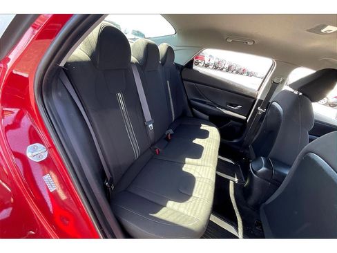 Used 2021 Hyundai Elantra SEL image 26