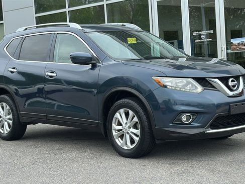 Used 2016 Nissan Rogue SV AWD/4WD image 2