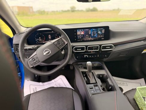 New 2026 Nissan Sentra SR w/ SR Premium Package FWD image 12