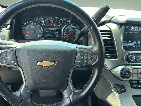 Used 2020 Chevrolet Suburban LT RWD image 14
