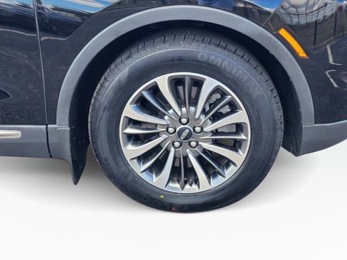 Used 2022 Lincoln Nautilus AWD w/ Premium Package image 6