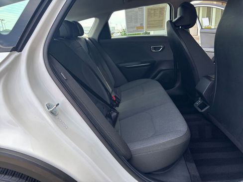 Used 2025 Kia K4 LXS FWD image 40