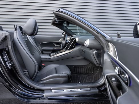 Used 2022 Mercedes-Benz SL 63 AMG 4MATIC image 27