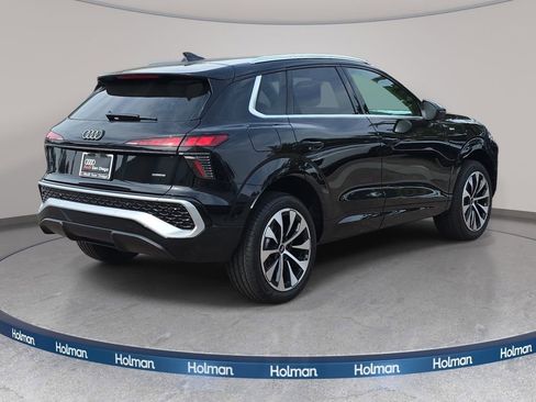 New 2026 Audi Q3 quattro 2.0T AWD/4WD image 5
