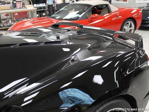 Used 2020 Chevrolet Corvette Stingray Preferred Cpe w/ 2LT Preferred Equipment Group RWD image 24