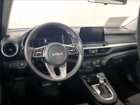 Certified 2023 Kia Forte LXS FWD image 4