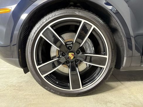 Certified 2021 Porsche Cayenne image 13