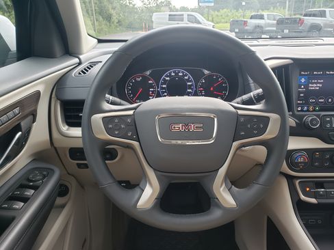 Used 2024 GMC Terrain Denali w/ Denali Premium Package AWD/4WD image 14