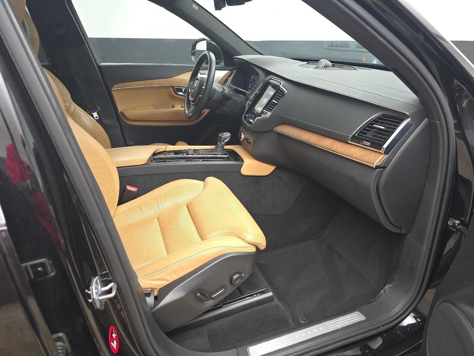 Used 2018 Volvo XC90 T6 Inscription w/ Convenience Package AWD/4WD image 27