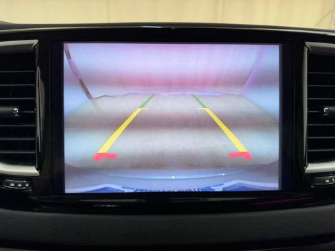 Used 2024 Chrysler Pacifica Touring-L FWD image 26