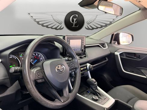 Used 2022 Toyota RAV4 LE AWD/4WD image 18
